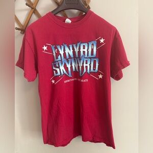 Gildan Lynyrd Skynyrd Heritage Not Hate Graphic Band T-Shirt Red Large